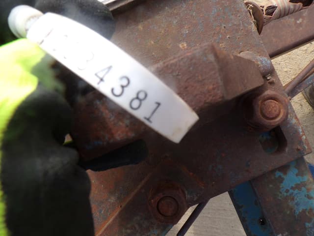 Image of Ford 240 equipment image 1