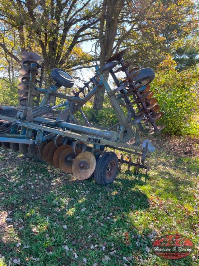 Image of Ford 242 equipment image 2