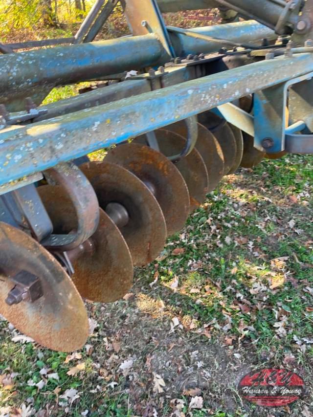 Image of Ford 242 equipment image 3
