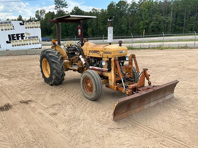 Image of Ford 250C equipment image 2