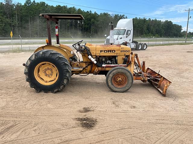 Image of Ford 250C equipment image 3