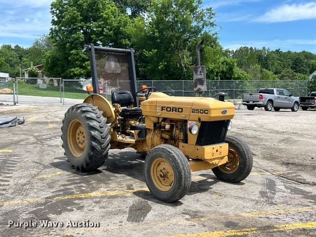 Image of Ford 250C equipment image 2