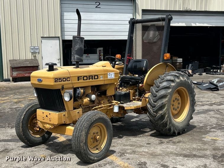 Ford 250C Equipment Image0