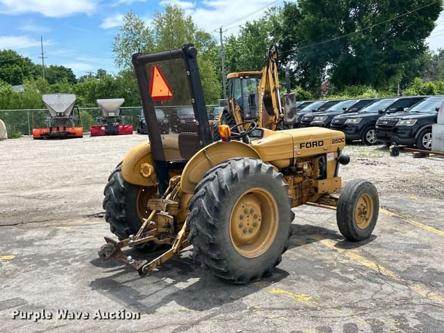 Image of Ford 250C equipment image 4