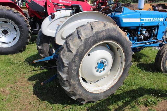 Image of Ford 2600 equipment image 2