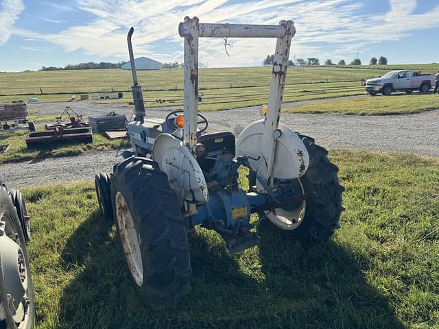 Image of Ford 2600 equipment image 2