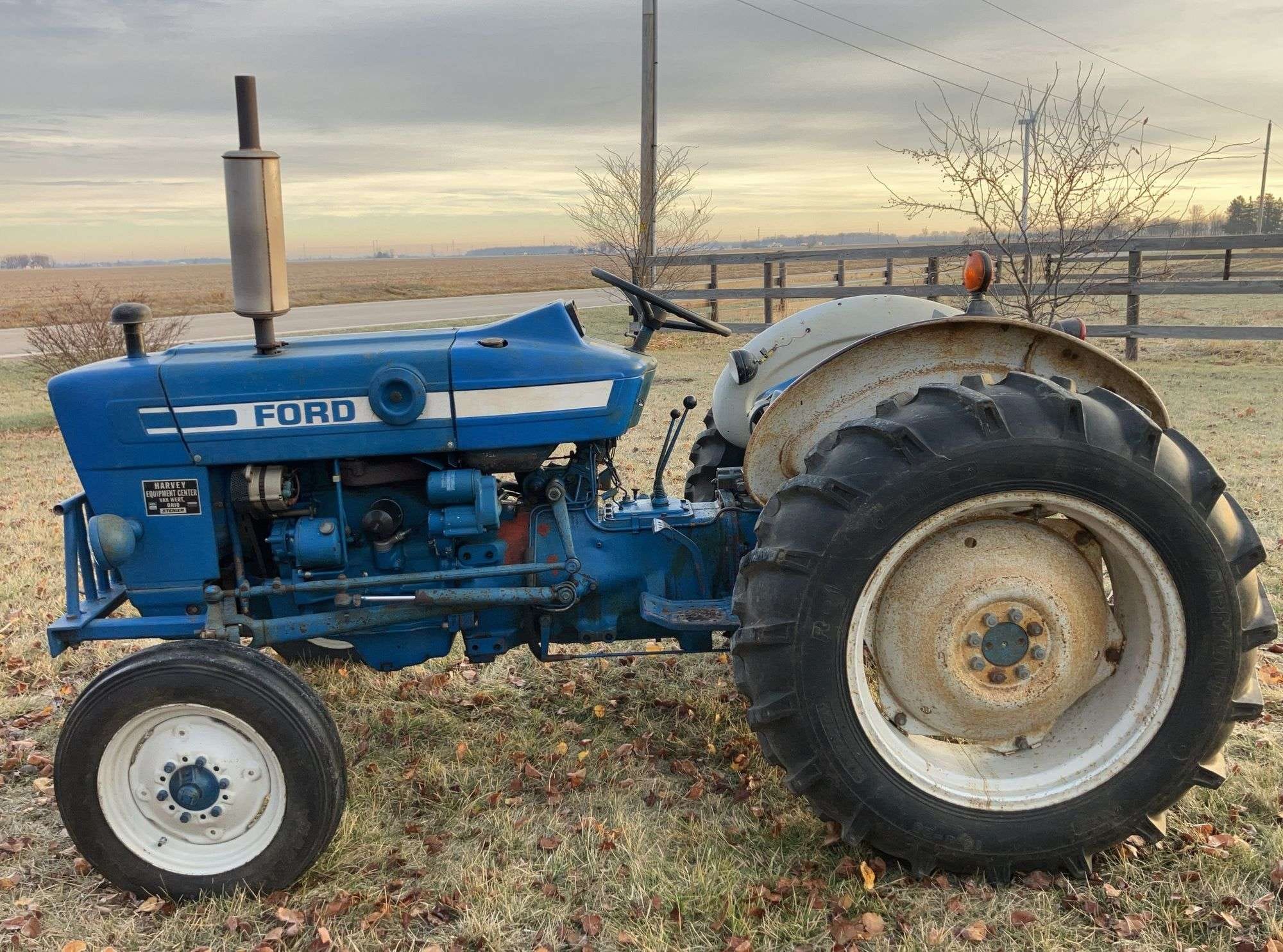 Ford 2600 Equipment Image0