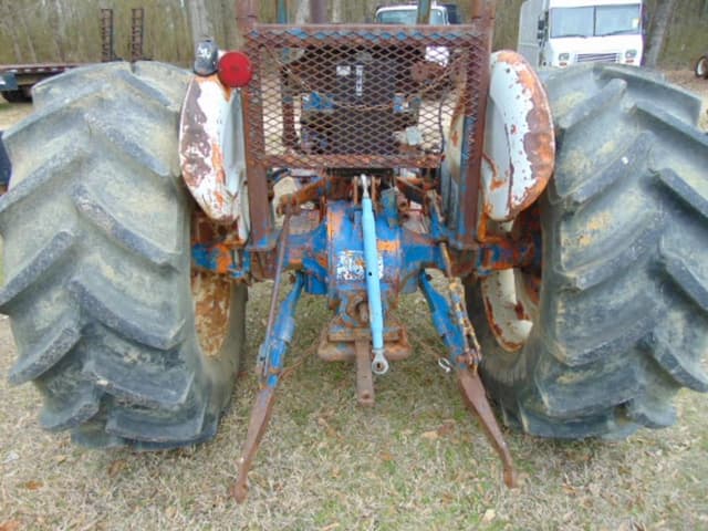 Image of Ford 2600 equipment image 4