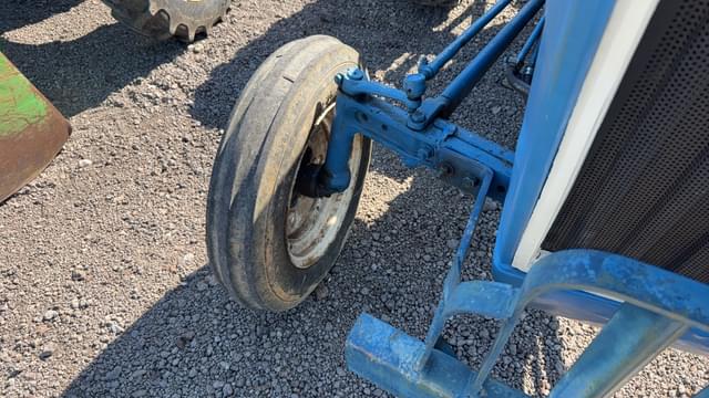 Image of Ford 2600 equipment image 3
