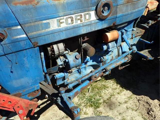 Image of Ford 2600 equipment image 3