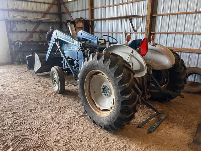 Image of Ford 2600 equipment image 3