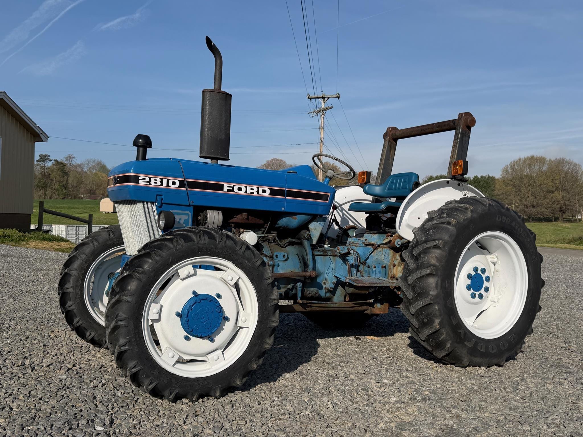 Ford 2810 Equipment Image0
