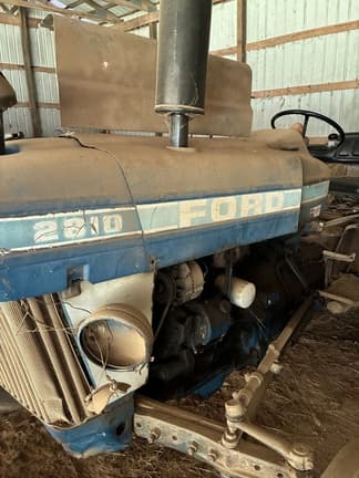 Image of Ford 2810 equipment image 3