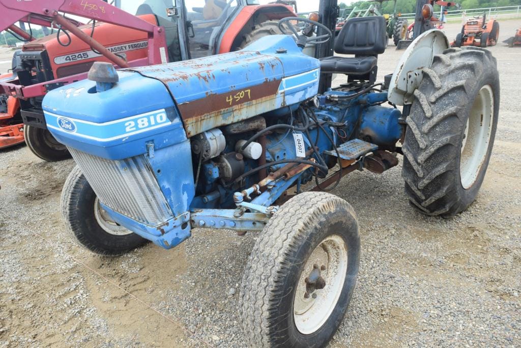 Main image Ford 2810