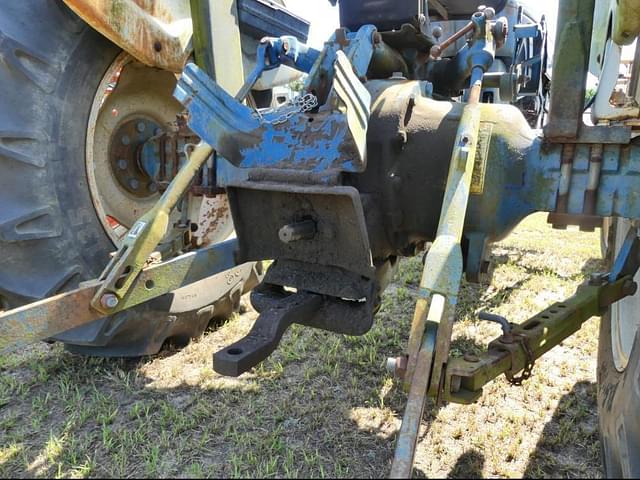 Image of Ford 2810 equipment image 2