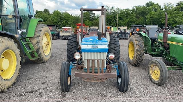 Image of Ford 2810 equipment image 1