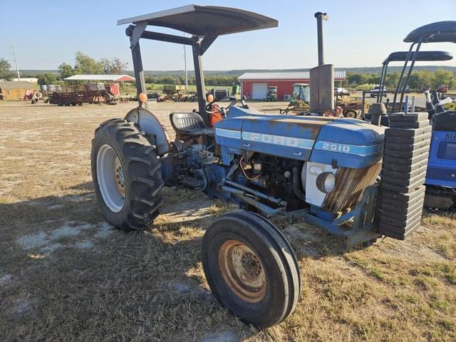 Image of Ford 2810 equipment image 3