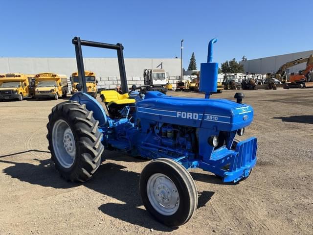 Image of Ford 2810 equipment image 1