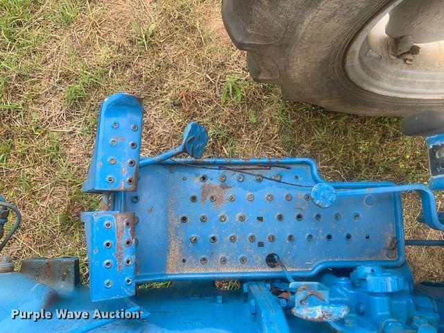 Thumbnail image Ford 2810 22