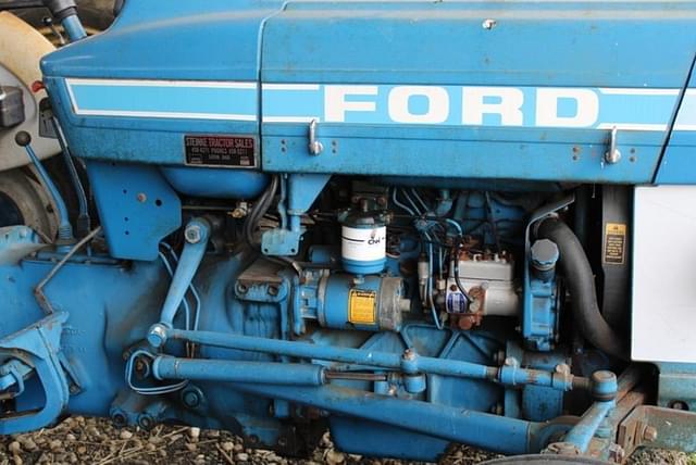 Image of Ford 2910 equipment image 4