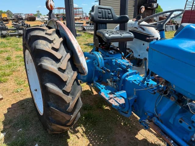 Image of Ford 2910 equipment image 2