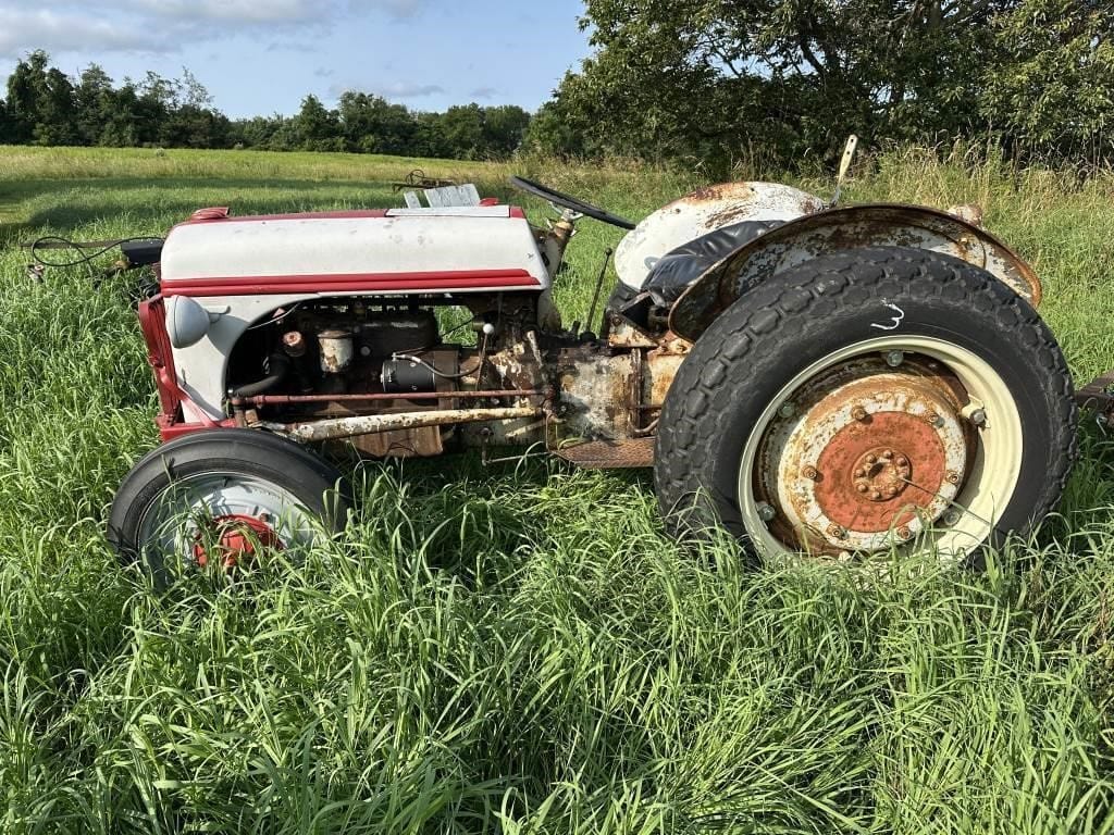 Ford 2N Equipment Image0