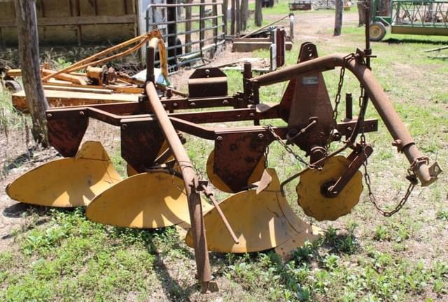 Image of Ford 101 equipment image 1