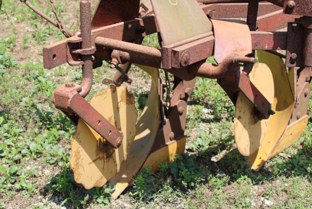 Image of Ford 101 equipment image 3