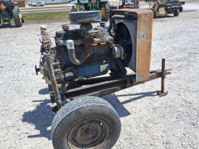 Image of Ford 300 equipment image 4
