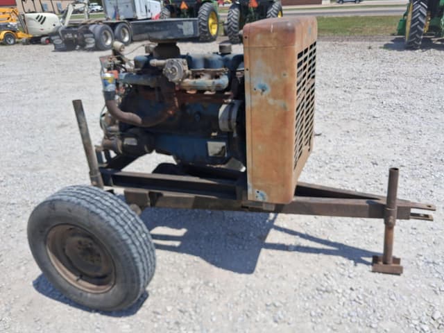 Image of Ford 300 equipment image 3