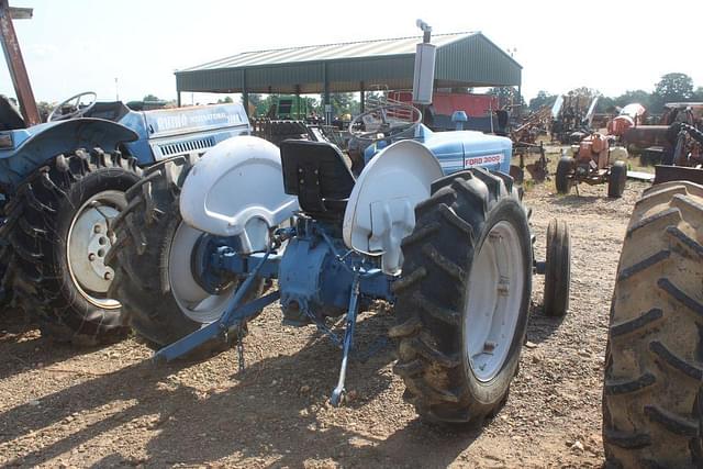 Image of Ford 3000 equipment image 2