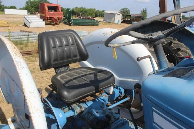 Image of Ford 3000 equipment image 4