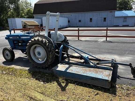 Image of Ford 3000 equipment image 4