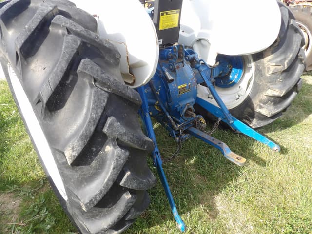 Image of Ford 3000 equipment image 4