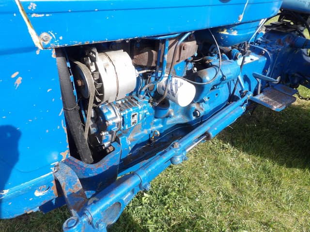 Image of Ford 3000 equipment image 2