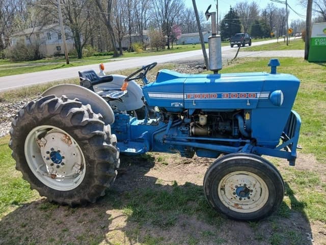 Image of Ford 3000 equipment image 2