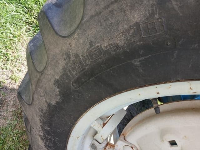 Image of Ford 3000 equipment image 4