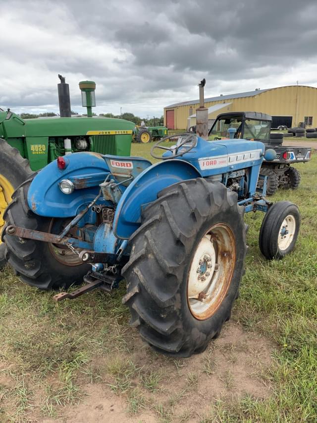 Image of Ford 3000 equipment image 4
