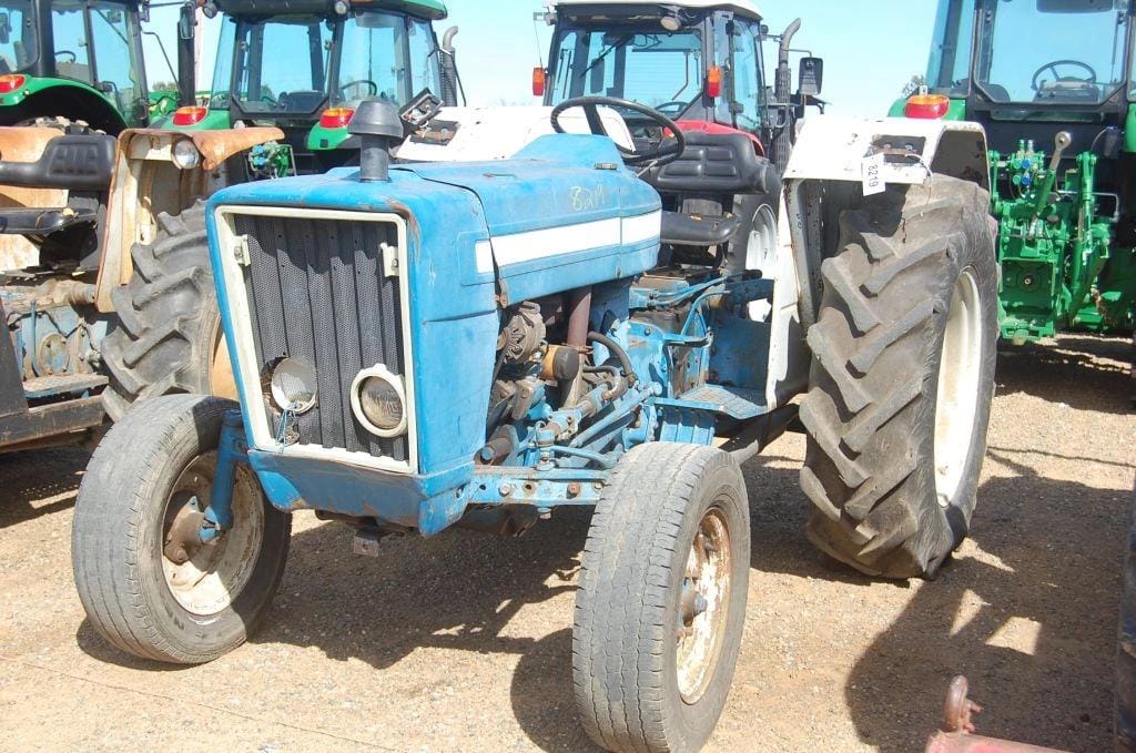 Ford 3000 Equipment Image0