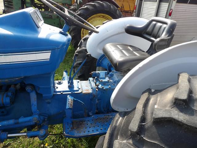 Image of Ford 3000 equipment image 4