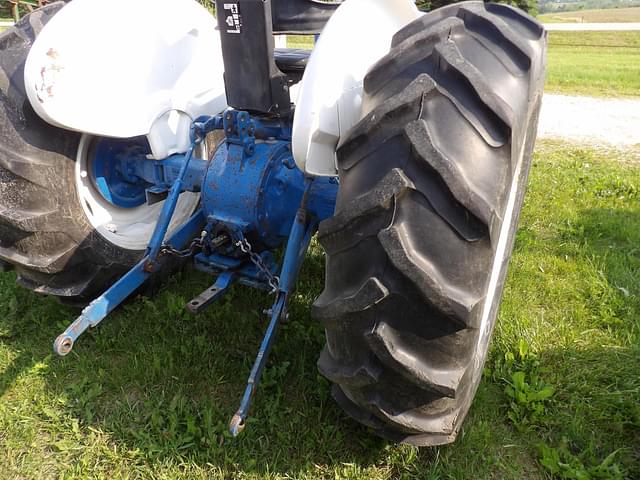 Image of Ford 3000 equipment image 3