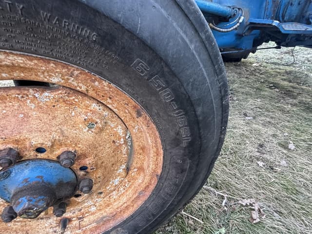 Image of Ford 3000 equipment image 4