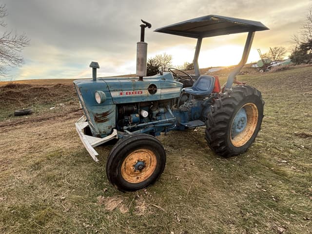 Image of Ford 3000 equipment image 2