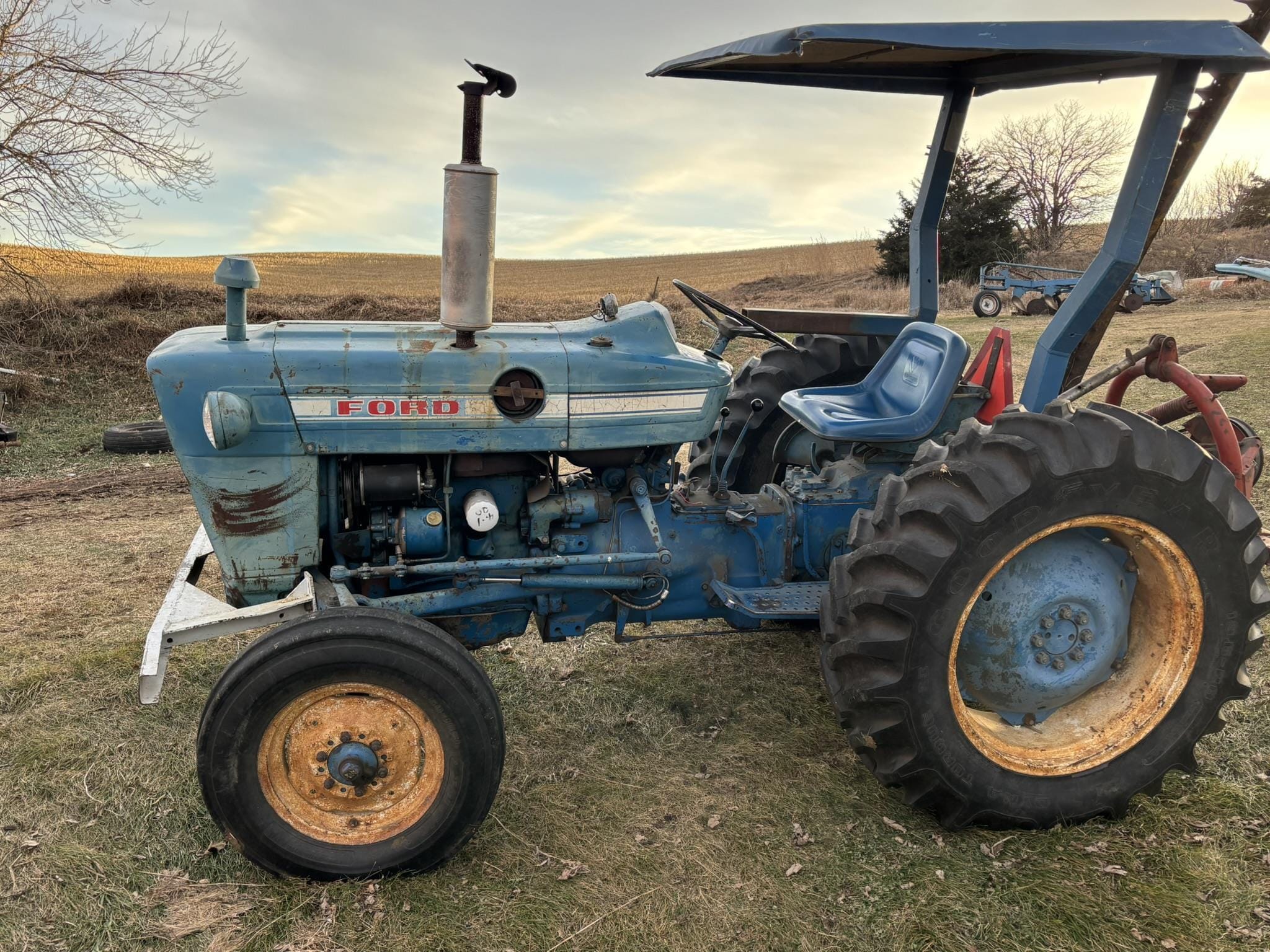 Ford 3000 Equipment Image0