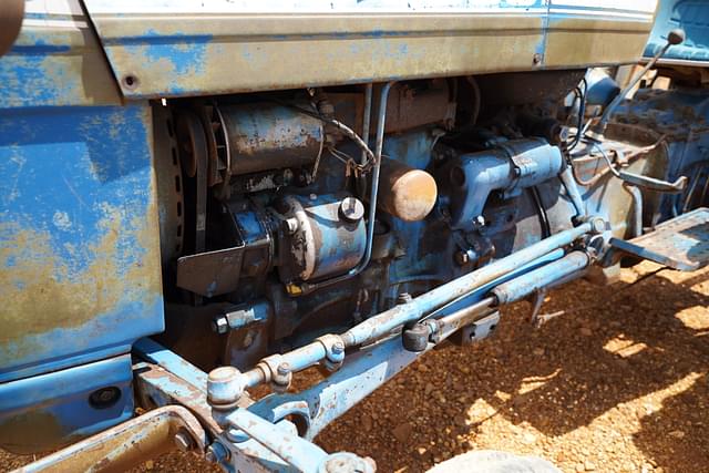 Image of Ford 3000 equipment image 4