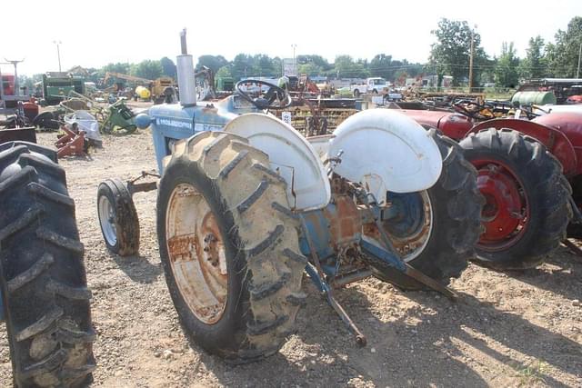 Image of Ford 3000 equipment image 1