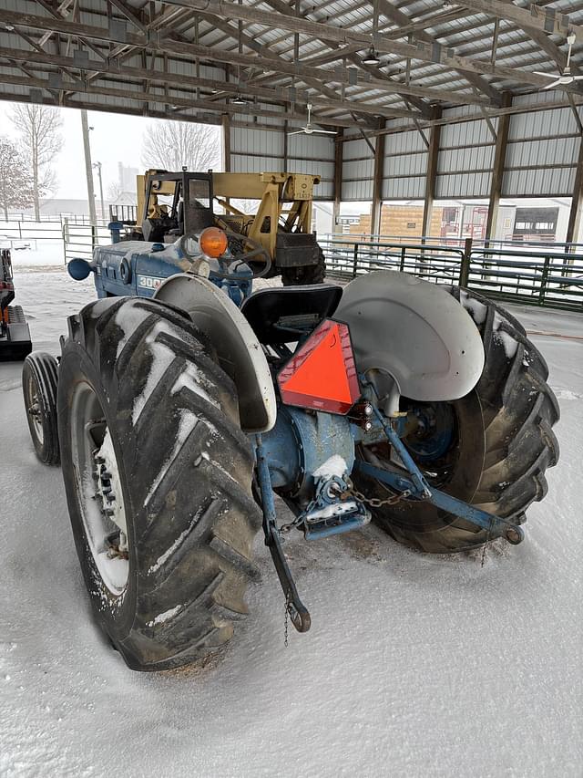 Image of Ford 3000 equipment image 4