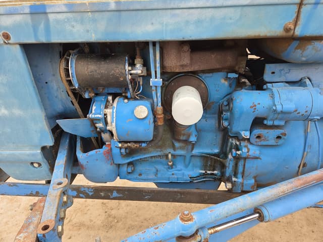 Image of Ford 3000 equipment image 4