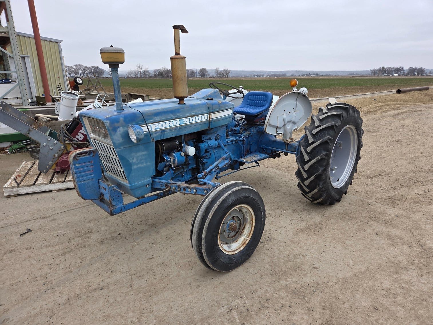 Ford 3000 Equipment Image0