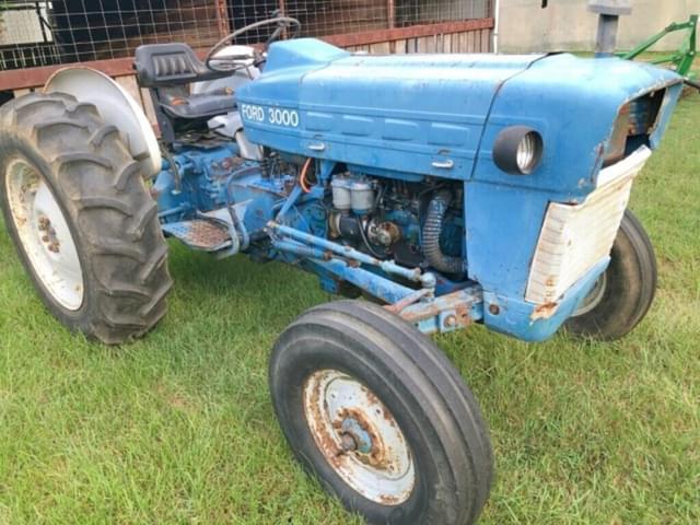 Image of Ford 3000 equipment image 2